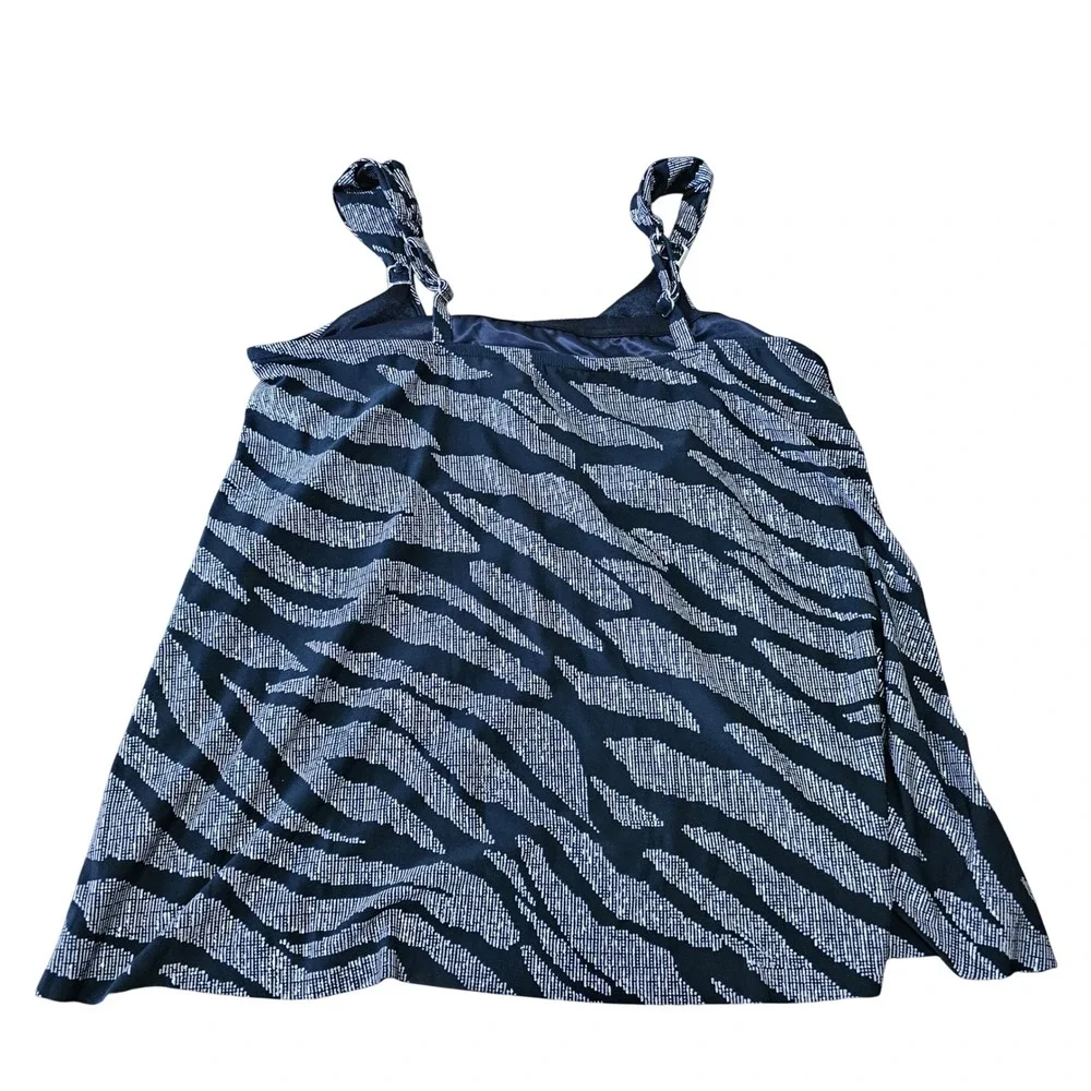 Miraclesuit Dazzle Tankini Top Women 10 Black White Zebra NWT 6530226‎